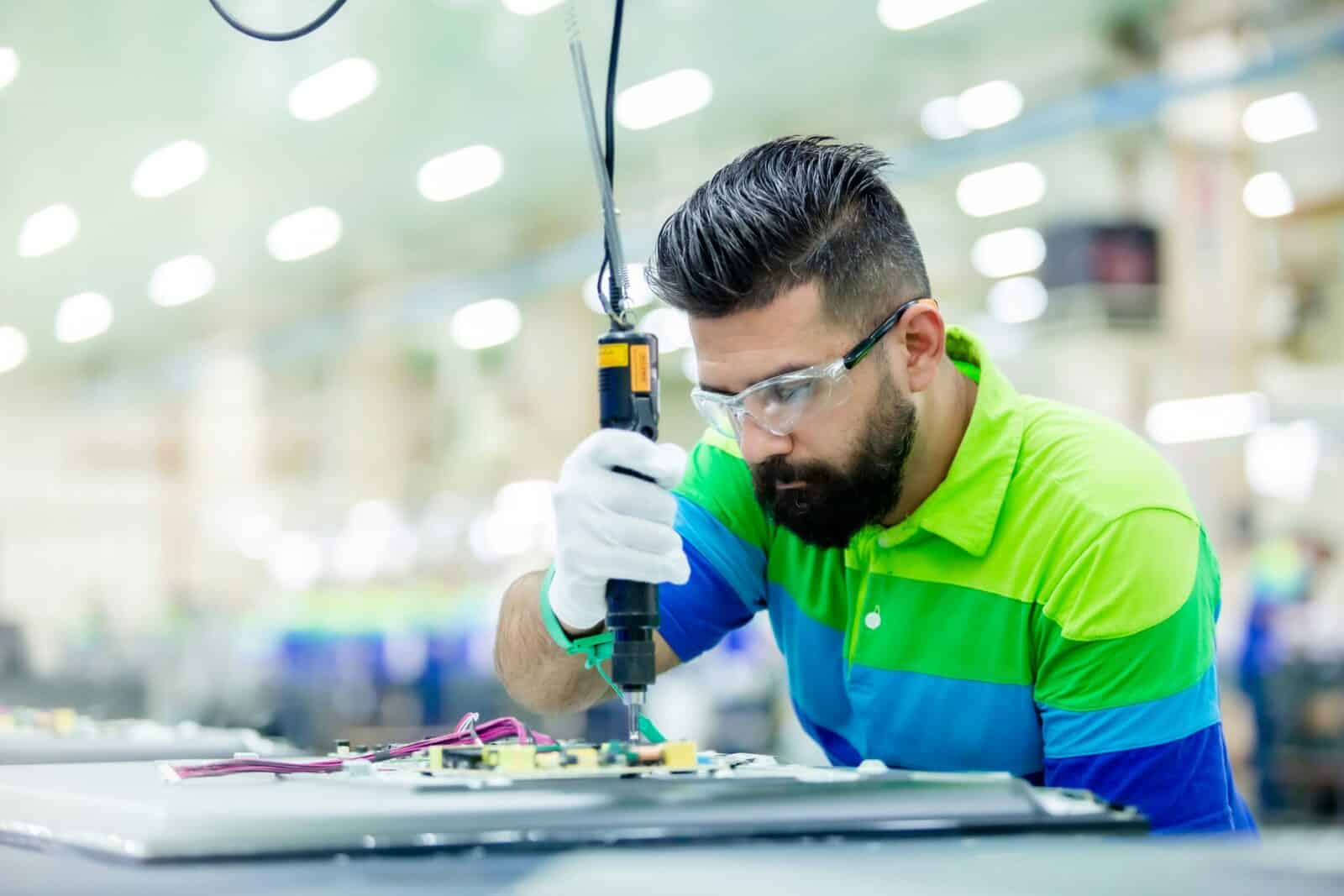 Hand held manufacturing tool